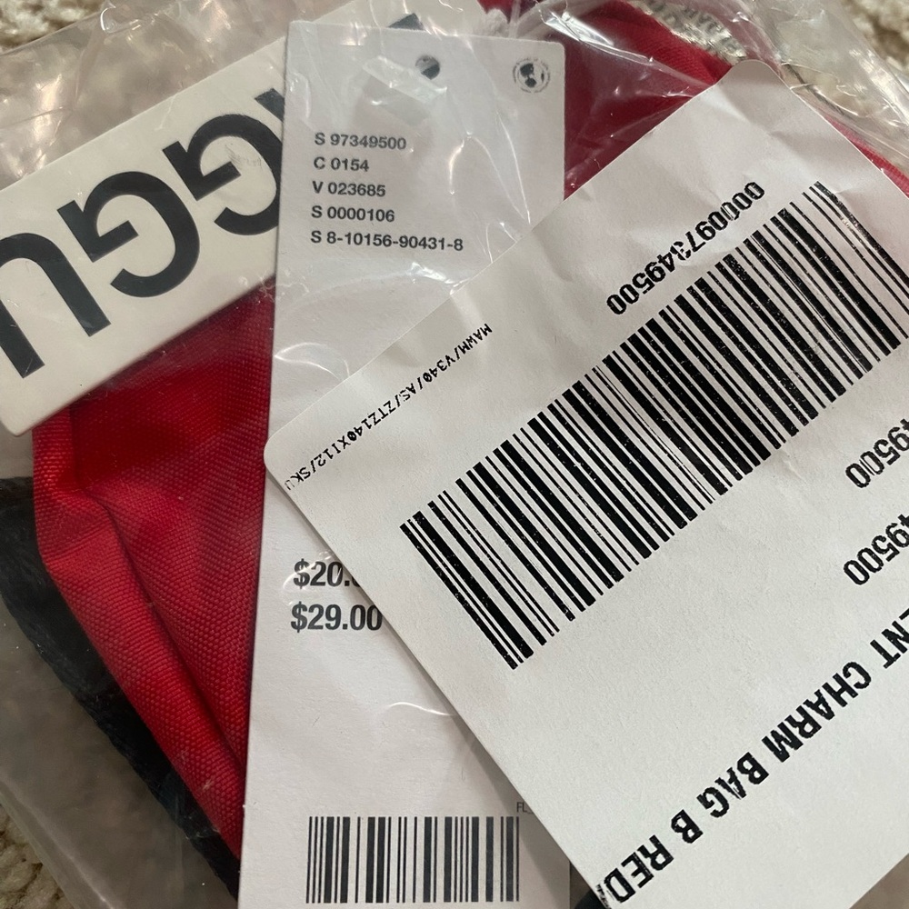 BAGGU Mini Crescent Bag Charm - Bright Red - Picture 6 of 6